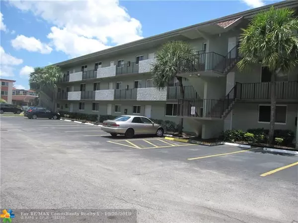 Sunrise, FL 33313,5935 Del Lago Cir  #304