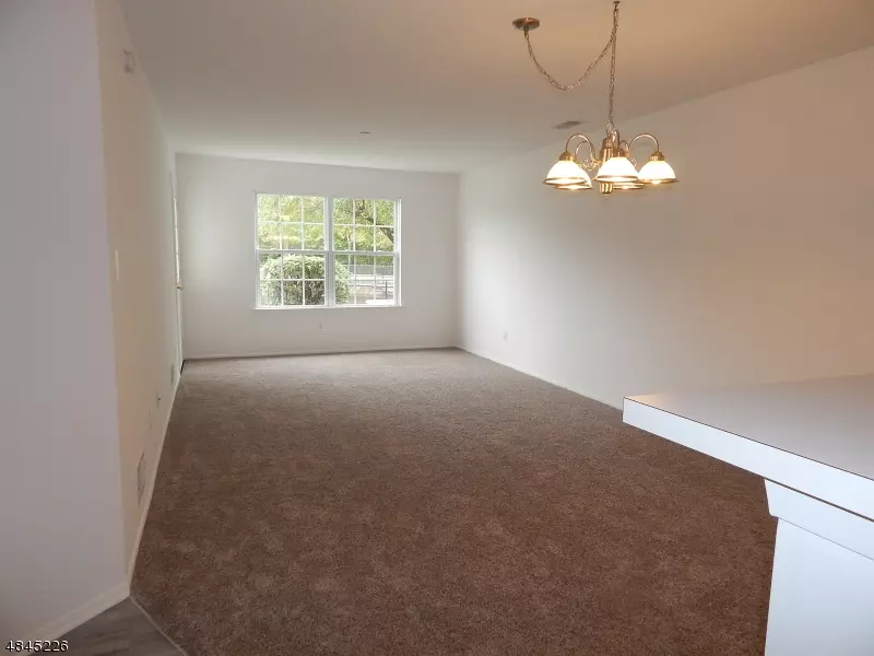 Roxbury Twp., NJ 07852,49 E WHISPER WAY
