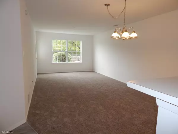 49 E WHISPER WAY, Roxbury Twp., NJ 07852