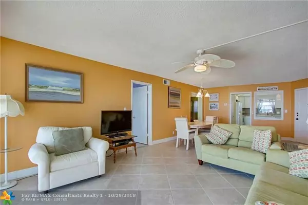 Lake Park, FL 33403,501 Lake Shore Dr  #403