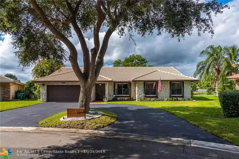 5244 NW 66th Dr, Coral Springs, FL 33067