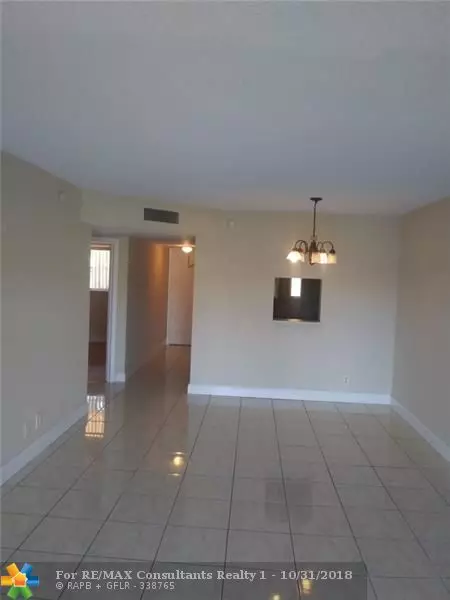 Tamarac, FL 33321,8025 Colony Cir  #202