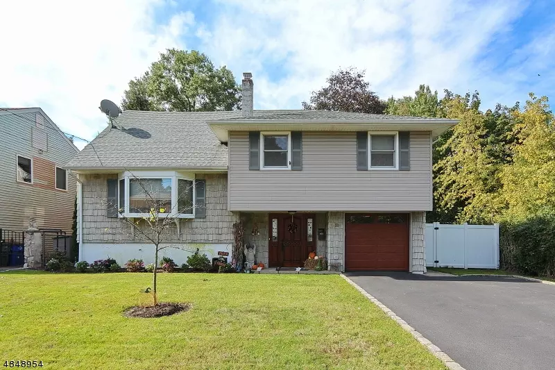 18 EPPING DR, Kenilworth Boro, NJ 07033