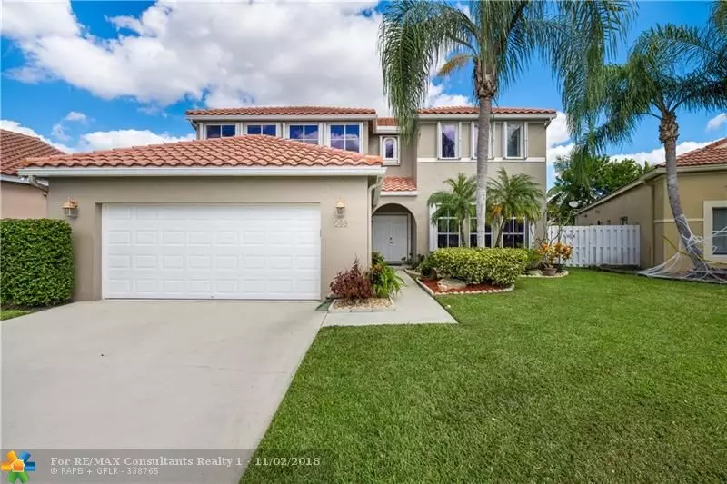 580 Carrington Dr, Weston, FL 33326