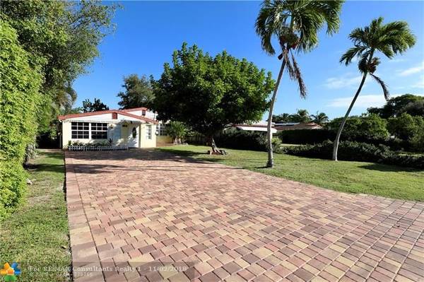 1939 NE 174th St, North Miami Beach, FL 33162