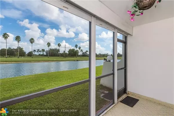 Pembroke Pines, FL 33025,9220 S Hollybrook Lake Dr  #102