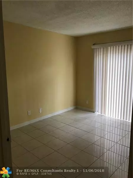 Tamarac, FL 33319,4527 Treehouse Ln  #3 B