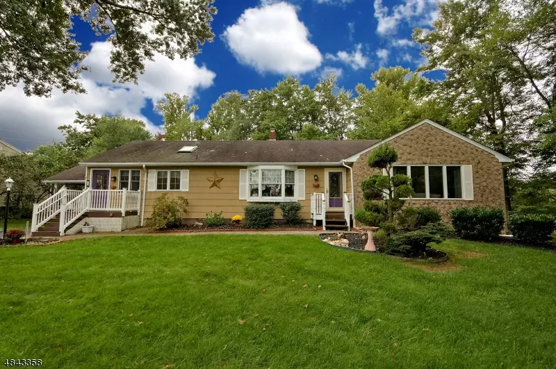 19 MONMOUTH DR, South Brunswick Twp., NJ 08852