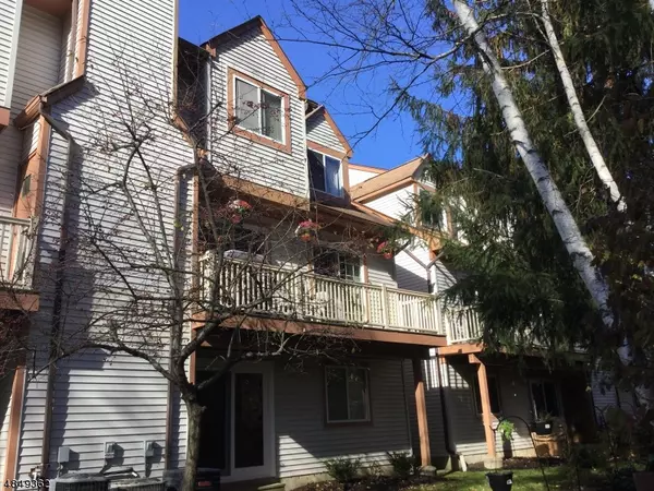 151 WOODS EDGE DR, Roxbury Twp., NJ 07876