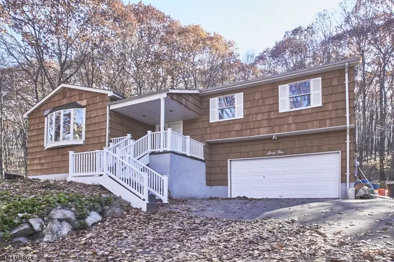 65 OTTERHOLE RD, West Milford Twp., NJ 07480
