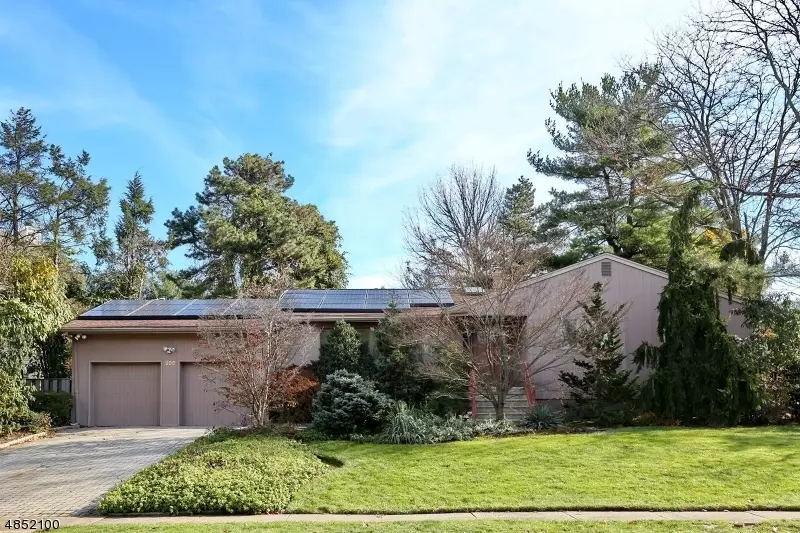 208 CHARLES ST, Clifton City, NJ 07013