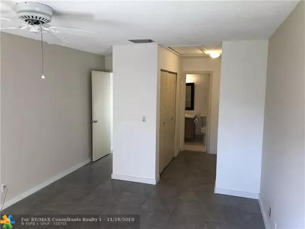 West Palm Beach, FL 33417,5450 Janice Ln  #5450