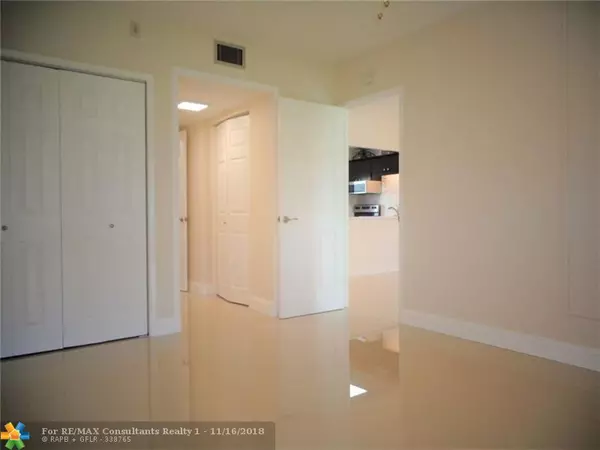 Hollywood, FL 33021,940 Hillcrest Ct  #106