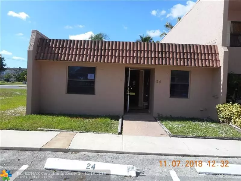 24 LAREDO PL  #1-2, Davie, FL 33324