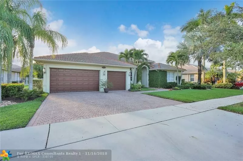 5081 Lakewood Dr, Cooper City, FL 33330