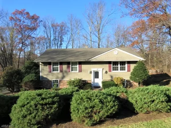 West Milford Twp., NJ 07480,4 HILLVIEW CT