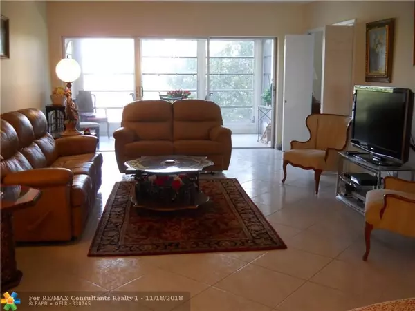 Pompano Beach, FL 33069,2751 N Palm Aire Dr  #303