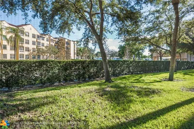 8592 W Sunrise Blvd  #106, Plantation, FL 33322