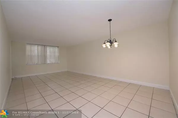 Hollywood, FL 33021,3900 N Hills Dr  #108