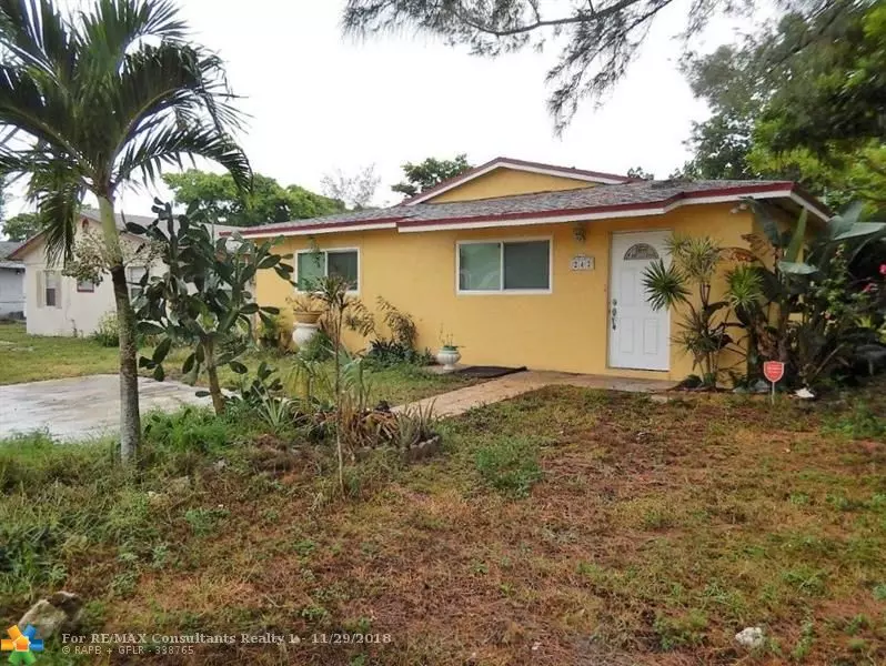 242 SW 5th St, Deerfield Beach, FL 33441