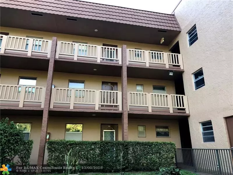 Sunrise, FL 33322,9801 Sunrise Lakes Blvd  #106