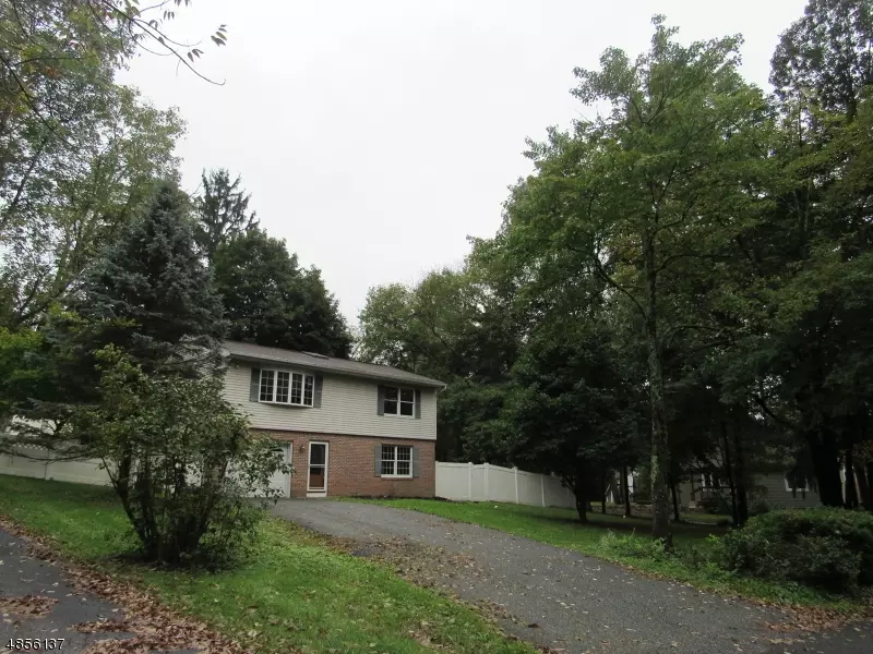 82 BELLEAU GTWY, West Milford Twp., NJ 07480