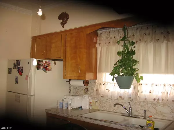160 5TH AVE, Paterson City, NJ 07524