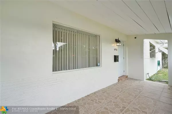 Pembroke Pines, FL 33023,6911 SW 12th St