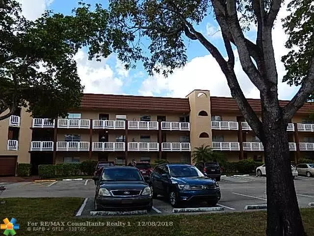 Sunrise, FL 33322,9020 Sunrise Lakes Blvd  #307