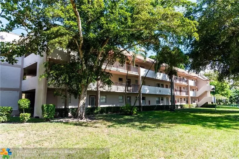 8301 Sands Point Blvd  #208 S, Tamarac, FL 33321