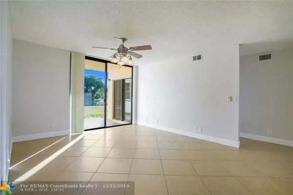 Coral Springs, FL 33067,5701 Riverside Dr  #106B6