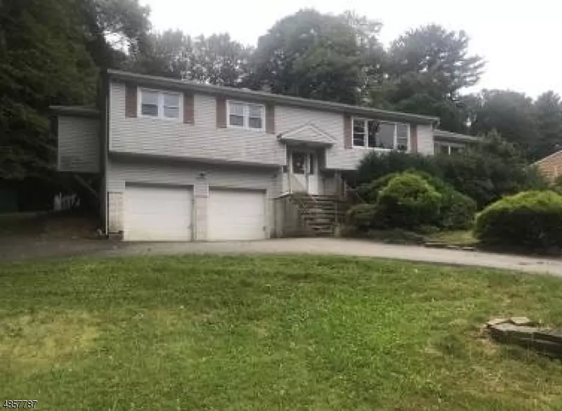 84 HUNTERDON PL, West Milford Twp., NJ 07480