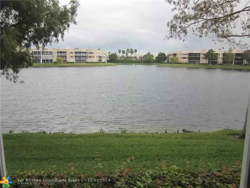 7402 N Devon Dr  #106, Tamarac, FL 33321