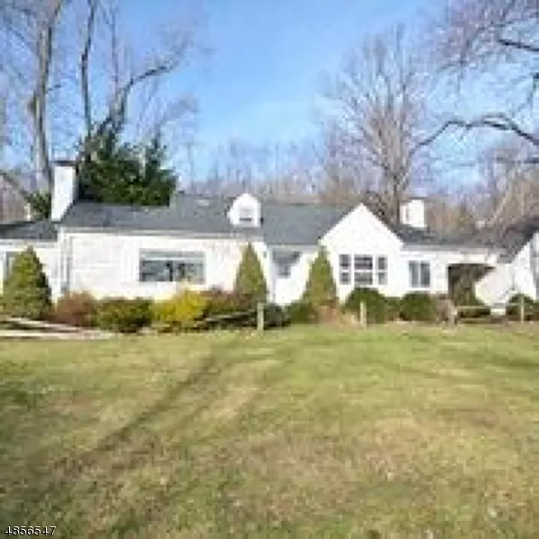 88 CENTURY LN, Watchung Boro, NJ 07069