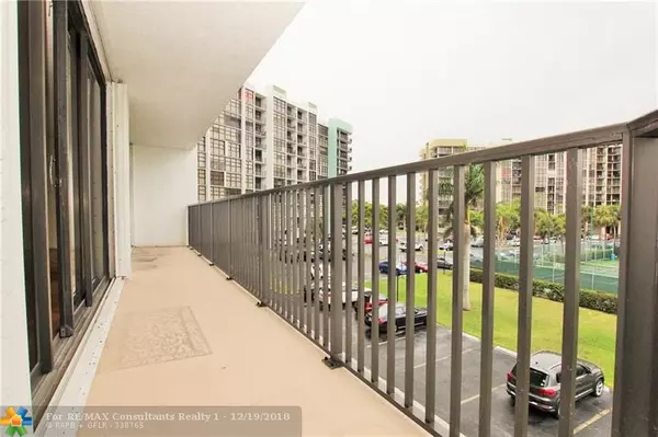 Hallandale, FL 33009,400 Leslie Dr  #321