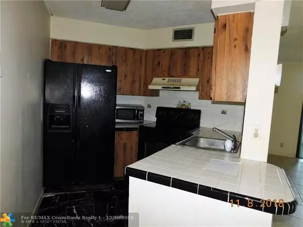 Oakland Park, FL 33309,210 Lake Pointe Dr  #110