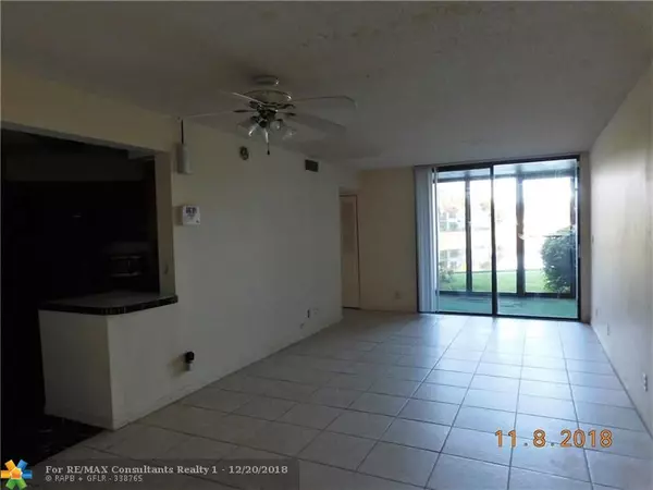 Oakland Park, FL 33309,210 Lake Pointe Dr  #110