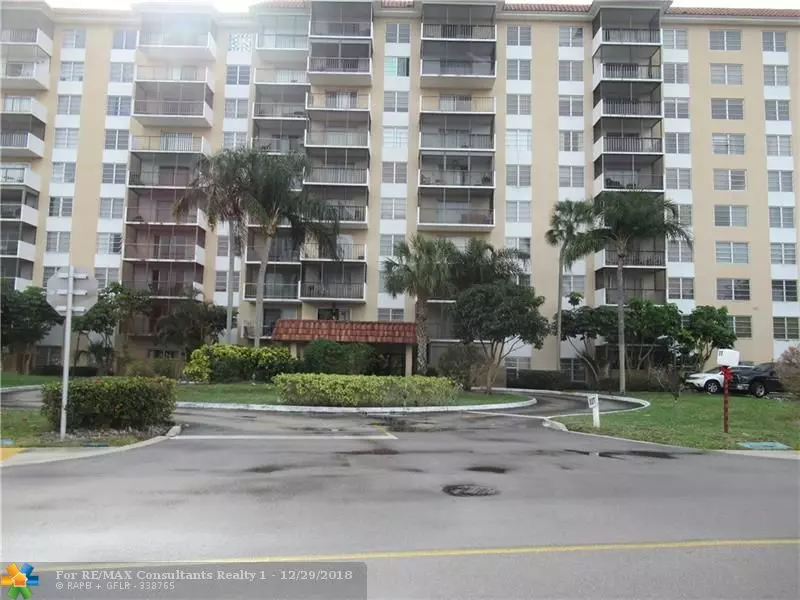 4174 Inverrary Dr  #208, Lauderhill, FL 33319