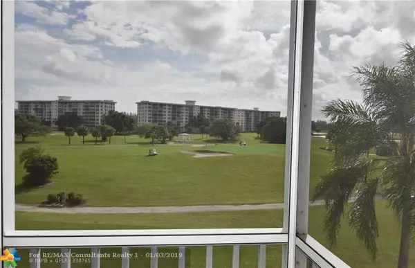 Pompano Beach, FL 33069,2900 N Palm Aire Dr  #406