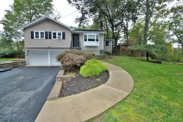 3 WOODLAND RD, Byram Twp., NJ 07821