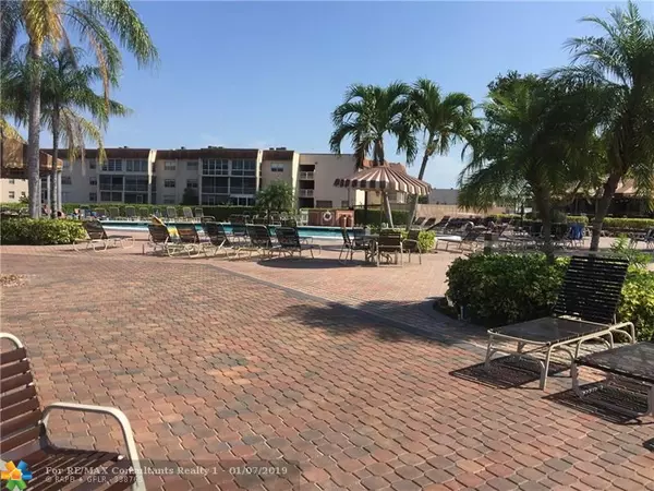 Sunrise, FL 33322,9850 Sunrise Lakes Blvd  #210