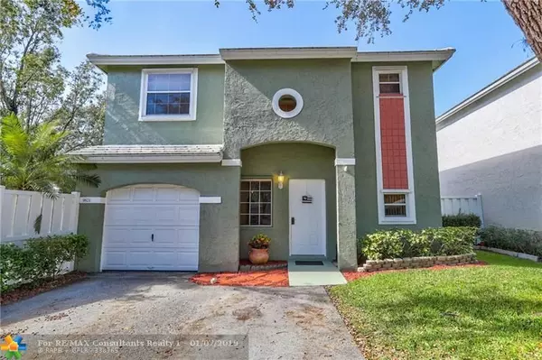 9823 NW 2nd Ct, Plantation, FL 33324