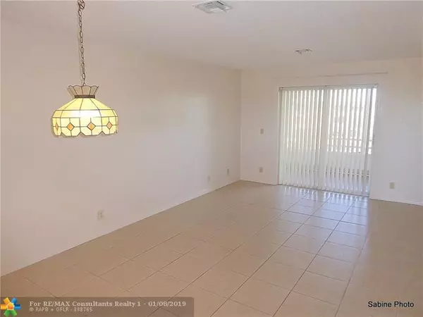 Boynton Beach, FL 33435,230 NE 26th Ave  #406