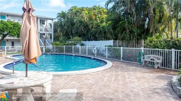 Lauderdale By The Sea, FL 33308,224 Hibiscus Ave  #261