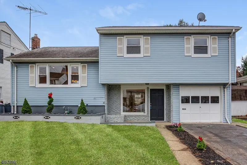 3 COUNTRY CLUB LN, Elizabeth City, NJ 07208