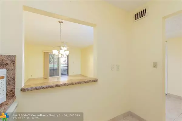 Pompano Beach, FL 33060,255 S Cypress Rd  #315