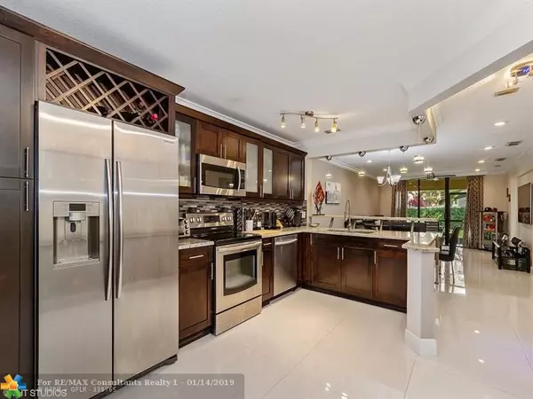 Plantation, FL 33324,9807 NW 1st Court  #9807