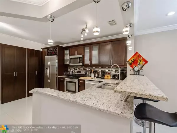 Plantation, FL 33324,9807 NW 1st Court  #9807