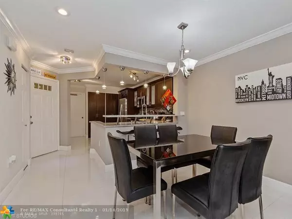 Plantation, FL 33324,9807 NW 1st Court  #9807