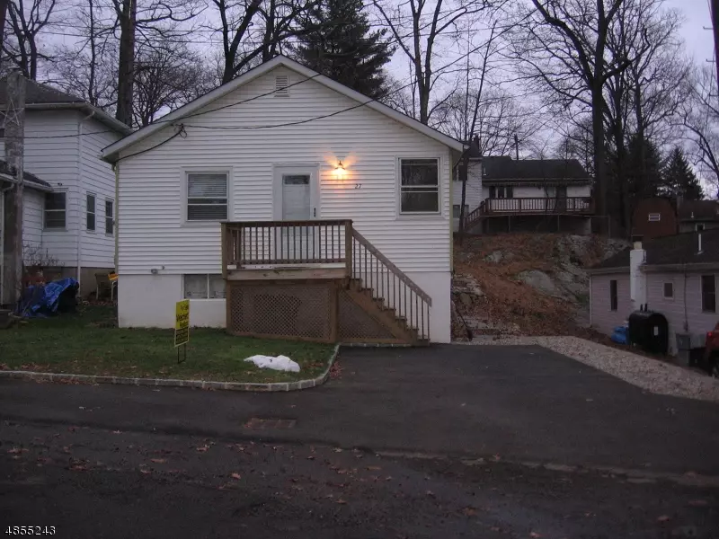 27 BUCKNELL TRL, Hopatcong Boro, NJ 07843